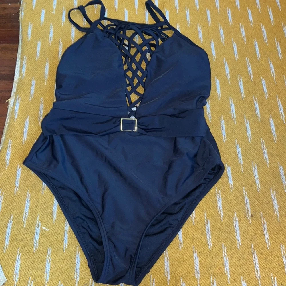 One piece bikini - Picture 1 of 3